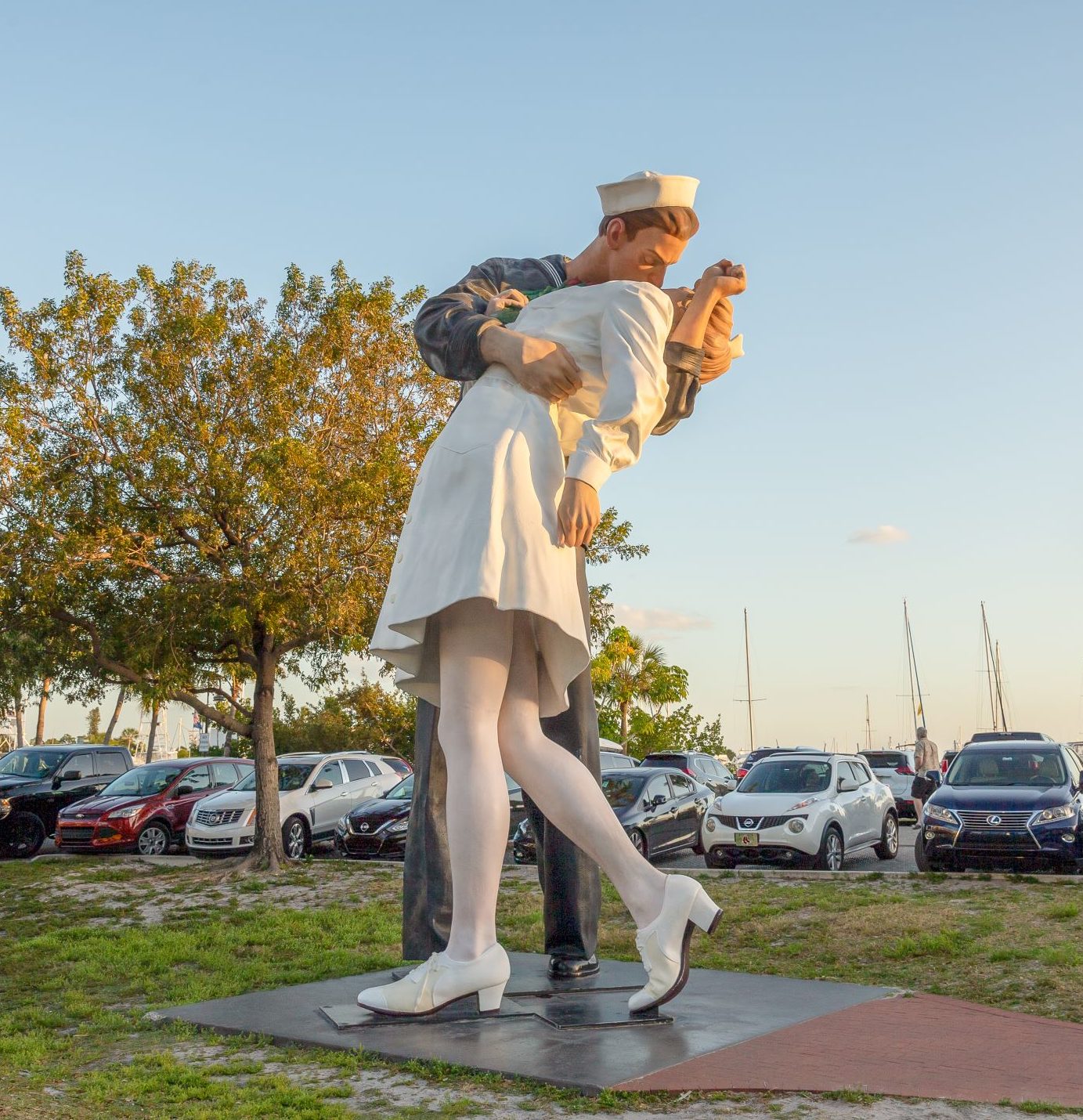 Sarasota's "Kissing Statue" Unconditional Surrender Best Western