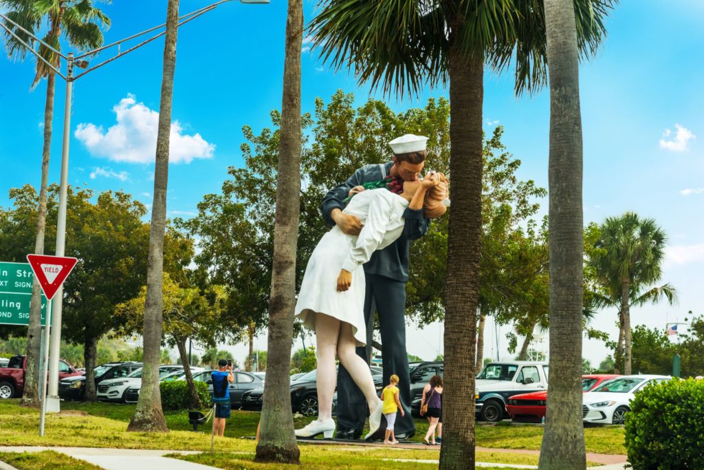 Sarasota's "Kissing Statue" Unconditional Surrender Best Western