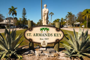 Statue and sign on St. Armands Key