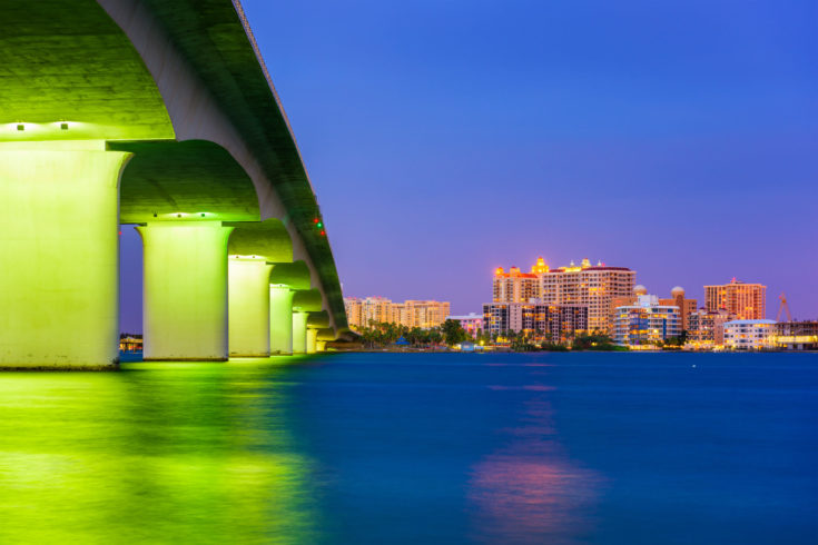 Sarasota,,Florida,,Usa,Skyline,Under,The,Bridge.